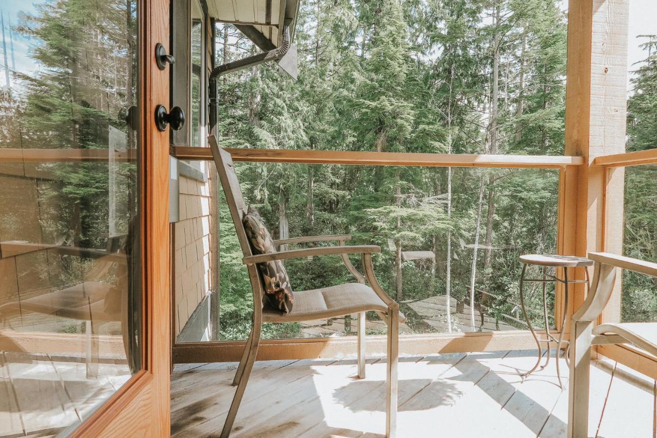 Cobble Wood And Bird Sanctuary Guest Houses Tofino Eksteriør billede